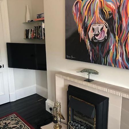 Beautiful Traditional Flat In The Center Of Largs. Εξωτερικό φωτογραφία