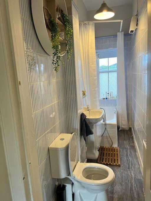 Beautiful Traditional Flat In The Center Of Largs. Εξωτερικό φωτογραφία