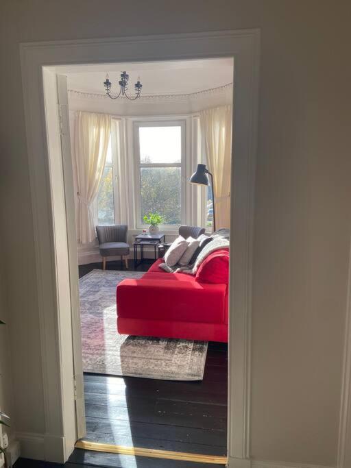Beautiful Traditional Flat In The Center Of Largs. Εξωτερικό φωτογραφία