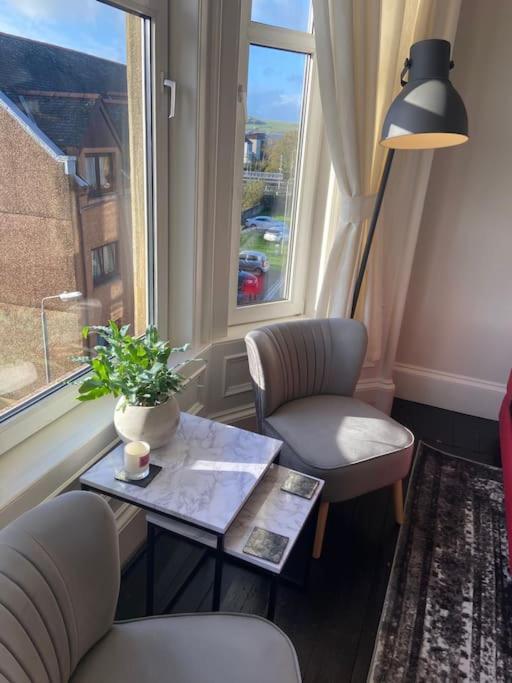 Beautiful Traditional Flat In The Center Of Largs. Εξωτερικό φωτογραφία
