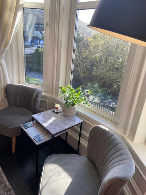 Beautiful Traditional Flat In The Center Of Largs. Εξωτερικό φωτογραφία